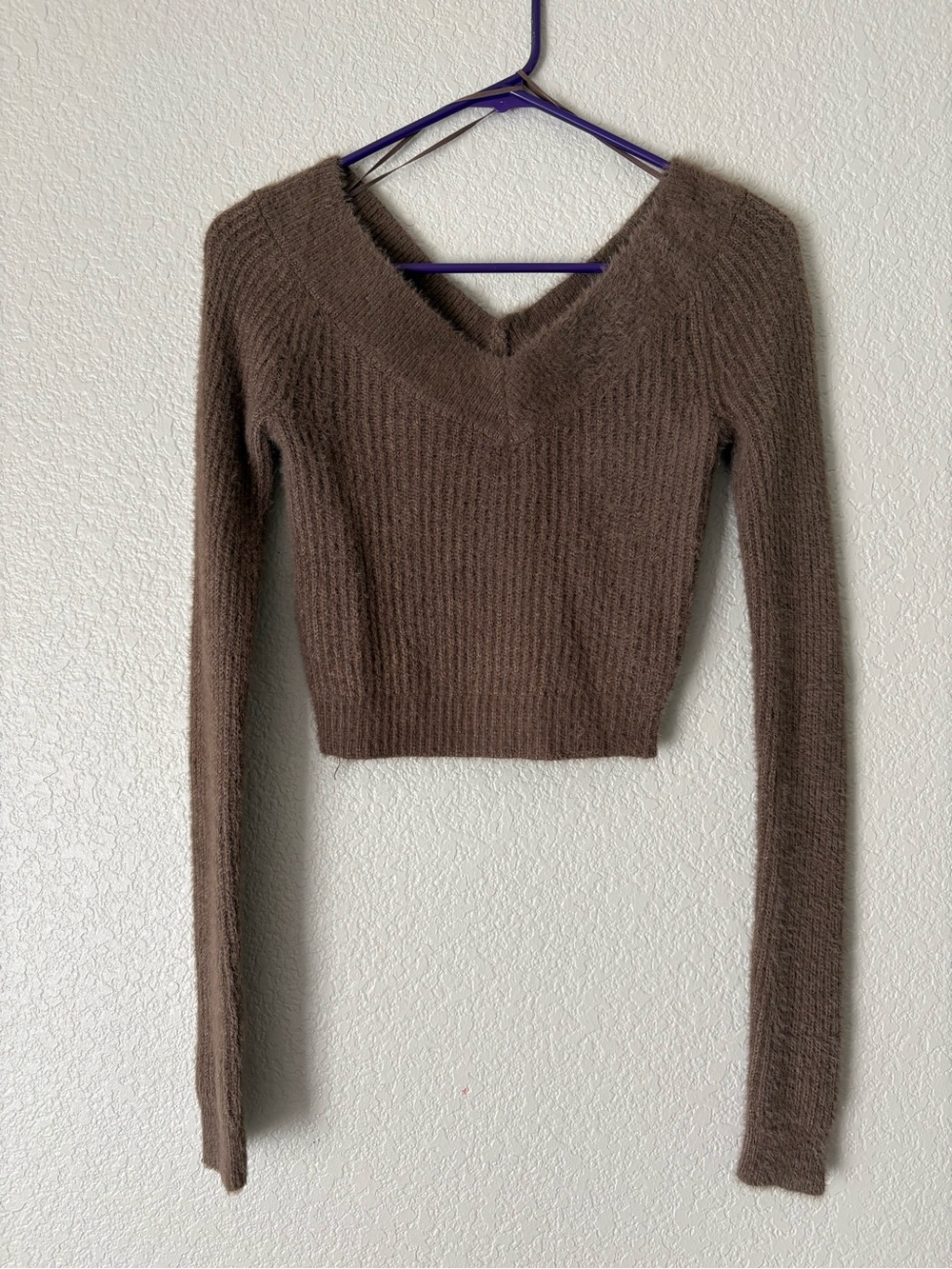 American Eagle Outfitters Brown V-Neck Fuzzy Cropped Sweater